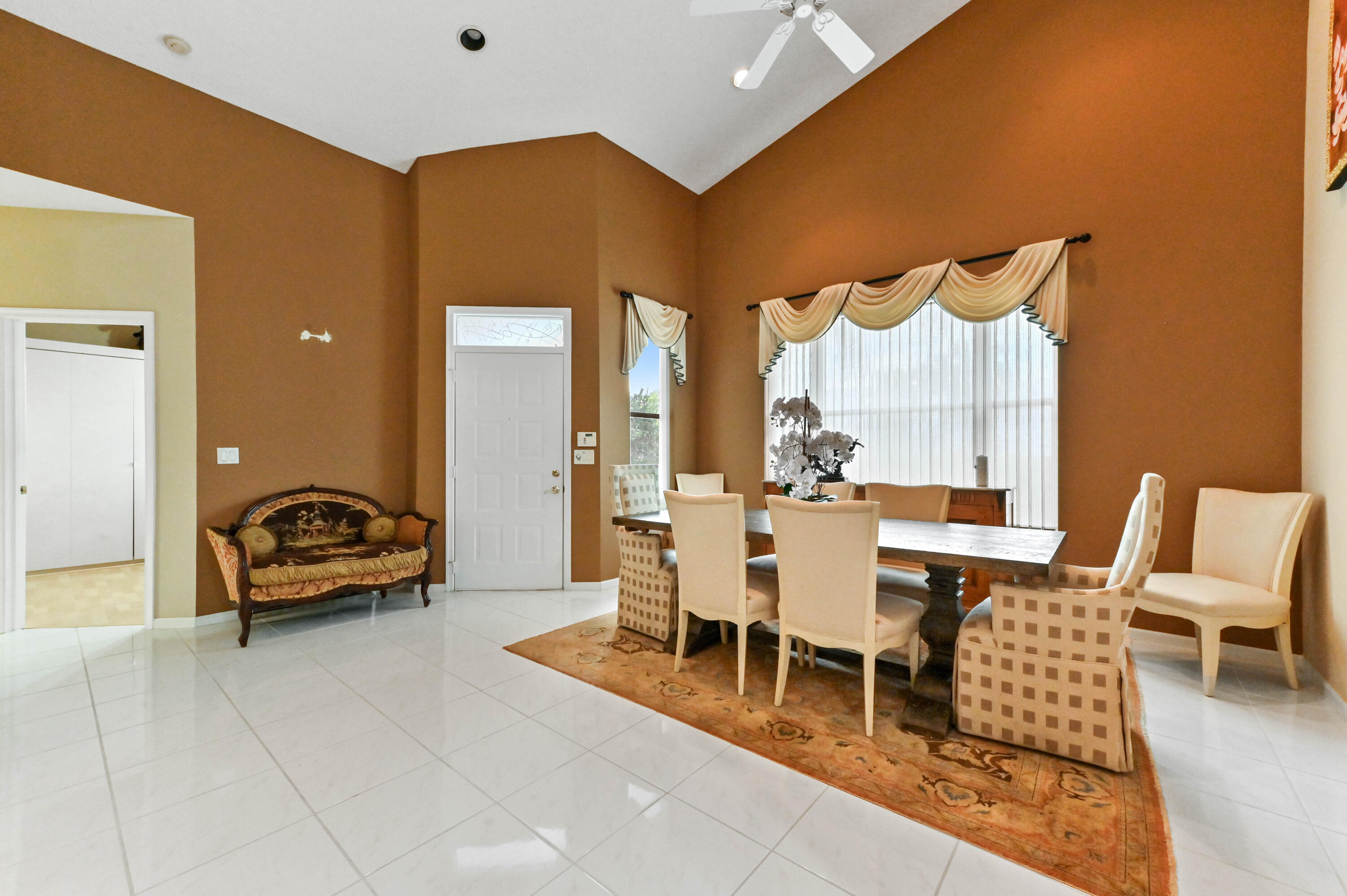 ABERDEEN 13 - Residential Lease