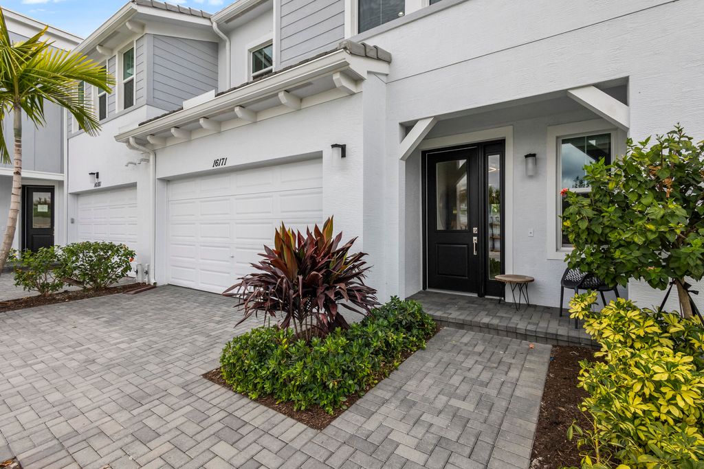 Photo of 16171 Oakview Drive, Westlake, FL 33470 (MLS # B26011400)