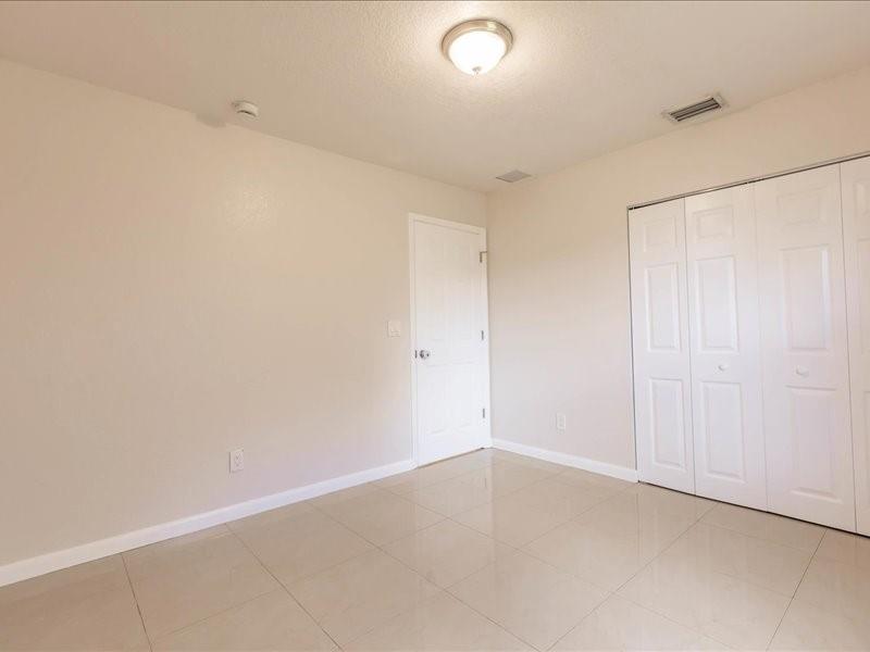 SUNSHINE VILLAS - Residential Lease