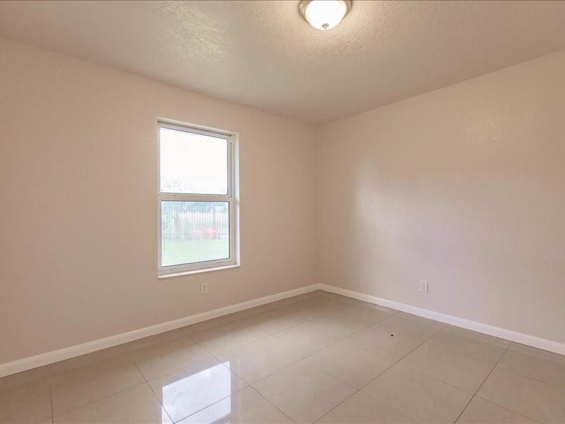 SUNSHINE VILLAS - Residential Lease