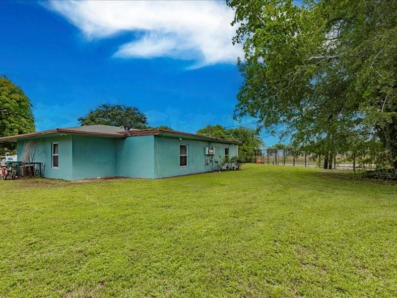 SUNSHINE VILLAS - Residential Lease