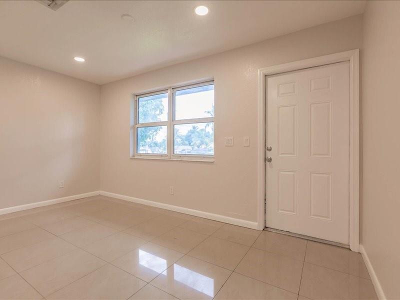 SUNSHINE VILLAS - Residential Lease