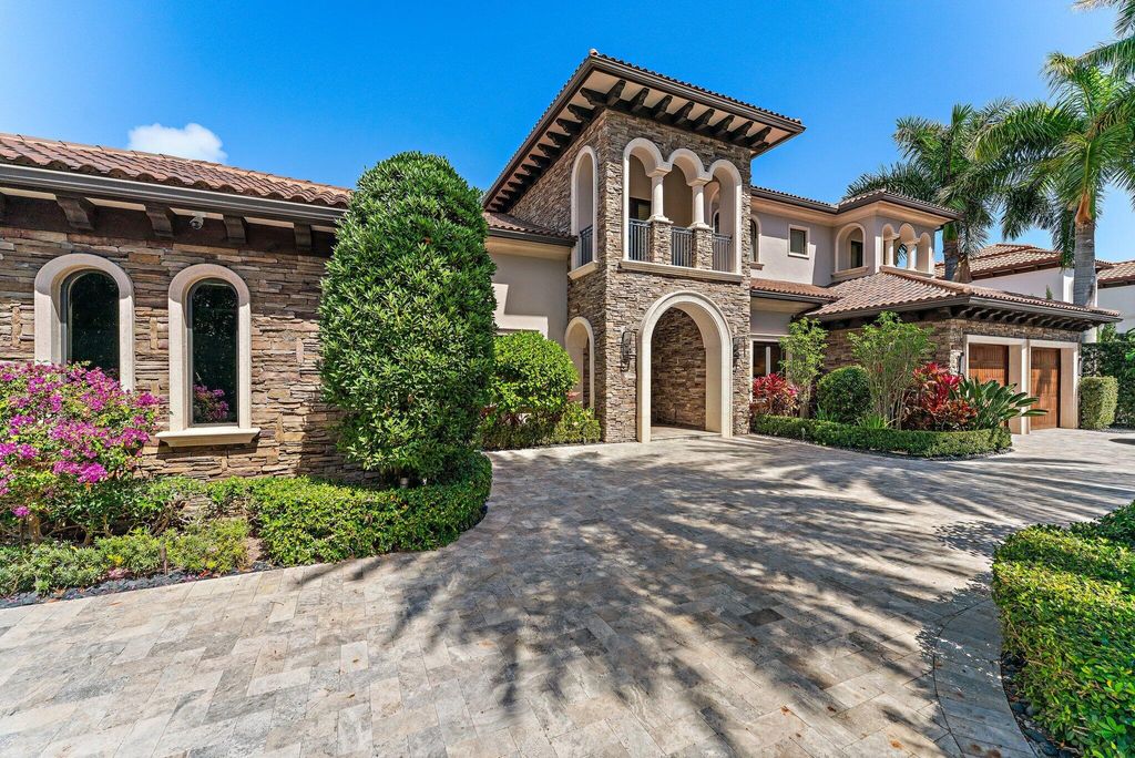 Photo of 636 Hermitage Circle, Palm Beach Gardens, FL 33410 (MLS # R11169749)