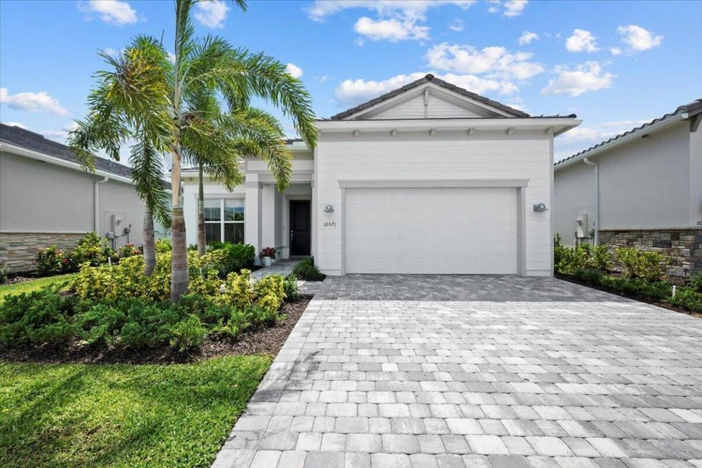 Photo of 10571 Northbrook Circle, Palm Beach Gardens, FL 33412 (MLS # R11108078)