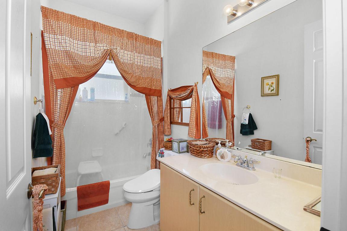 MAGNOLIA LAKES PHASE 1 ST LUCIE WEST NO 151 - Residential