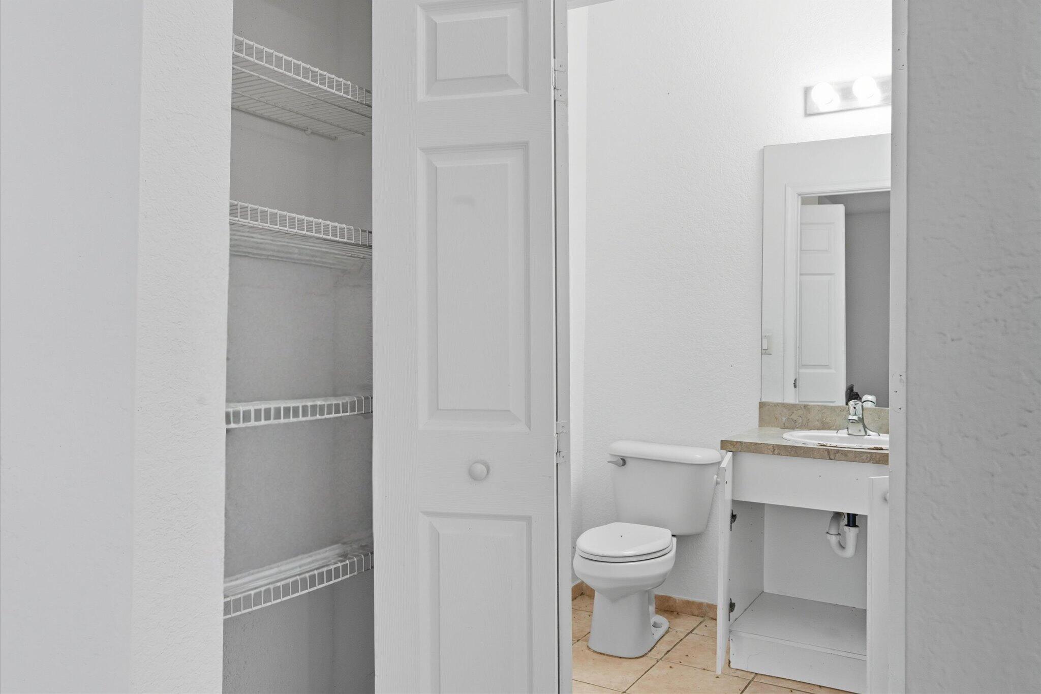 MARTIN/MARANGOS PLAT - Residential Lease