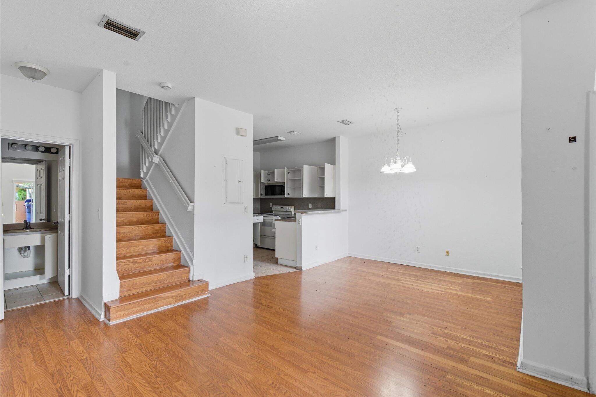 MARTIN/MARANGOS PLAT - Residential Lease