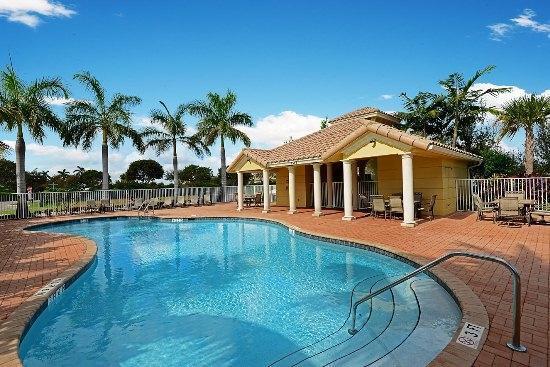 Photo of 1928 Via Granada #1928, Boynton Beach, FL 33426 (MLS # B26050635)