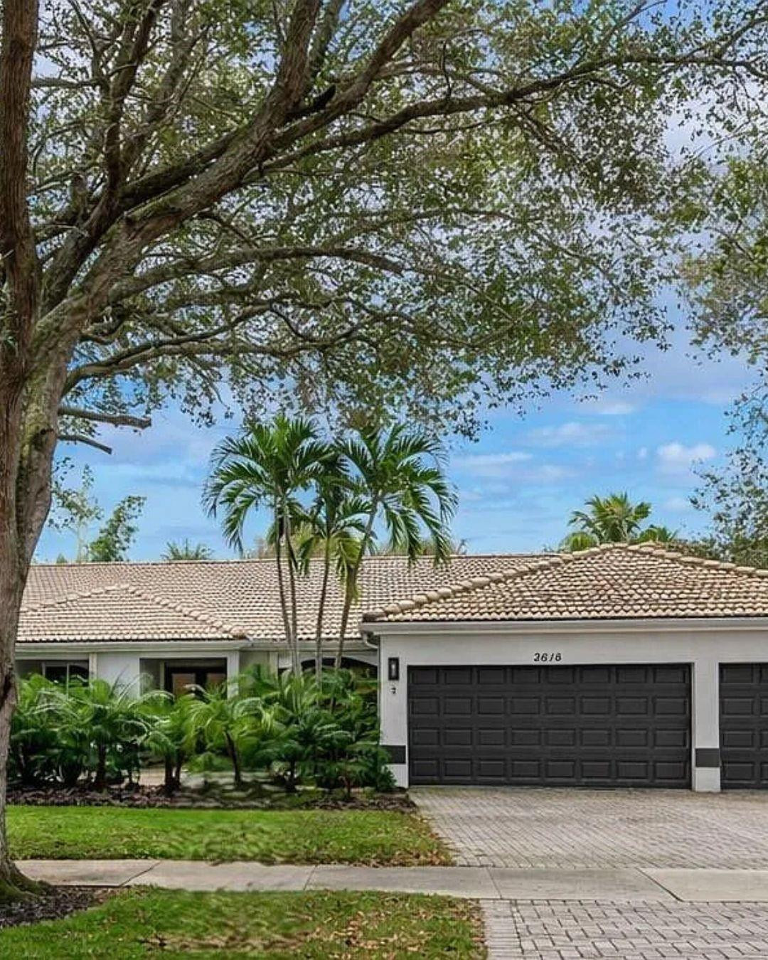 Embassy Lakes - Residential