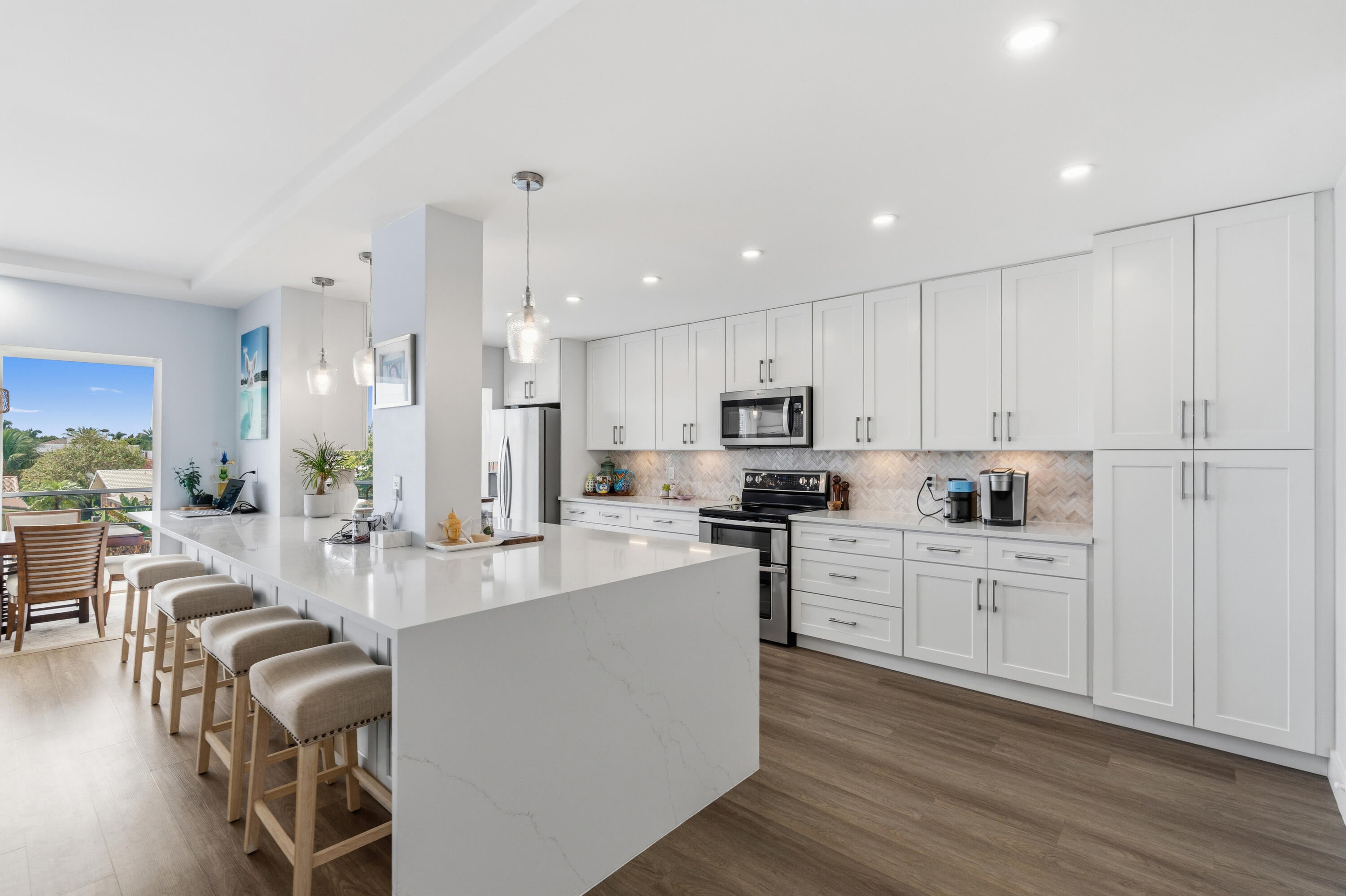 3050 NE 47TH Court 203