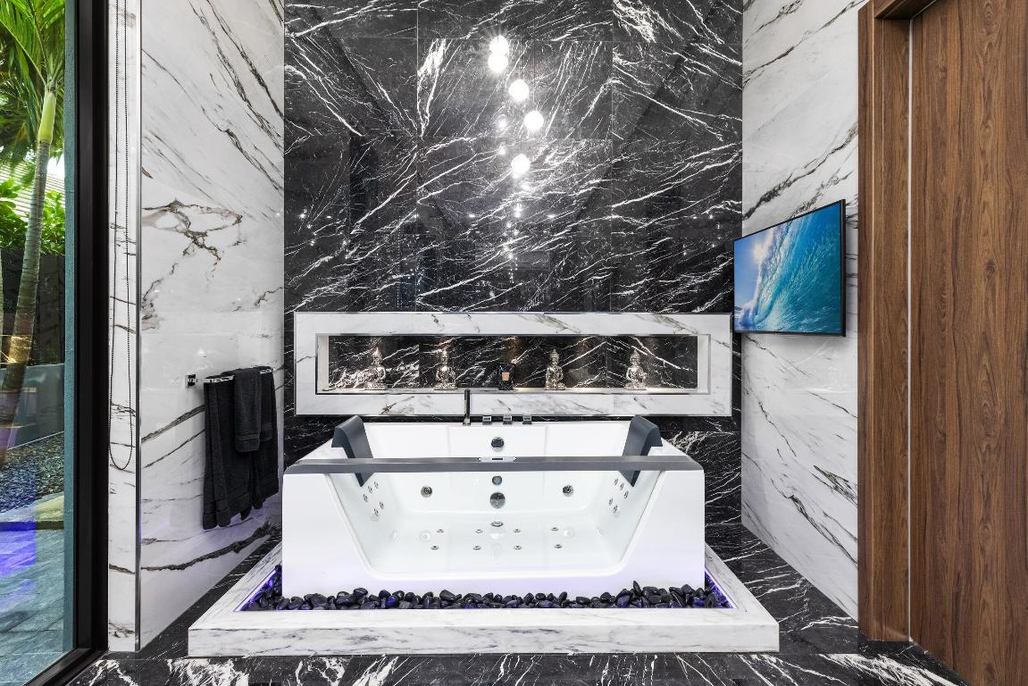 CORAL RIDGE COUNTRY CLUB - Residential