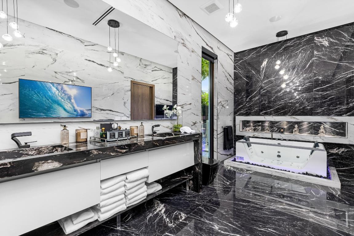 CORAL RIDGE COUNTRY CLUB - Residential