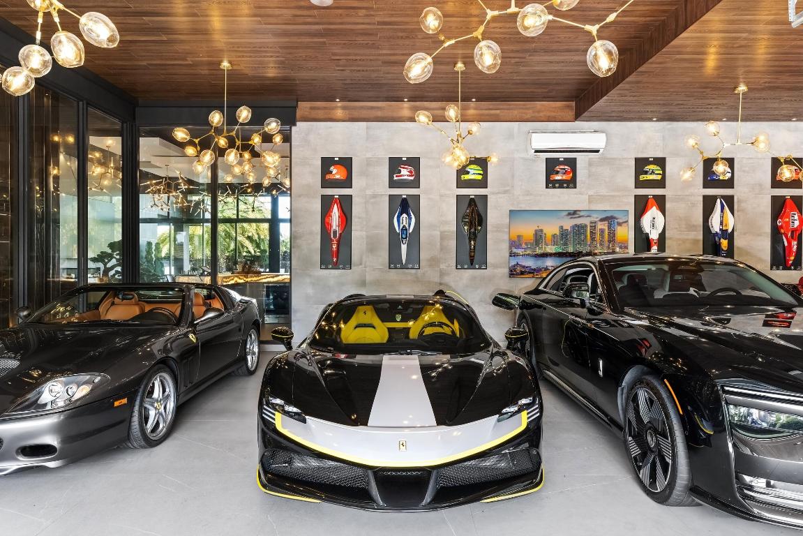 CORAL RIDGE COUNTRY CLUB - Residential