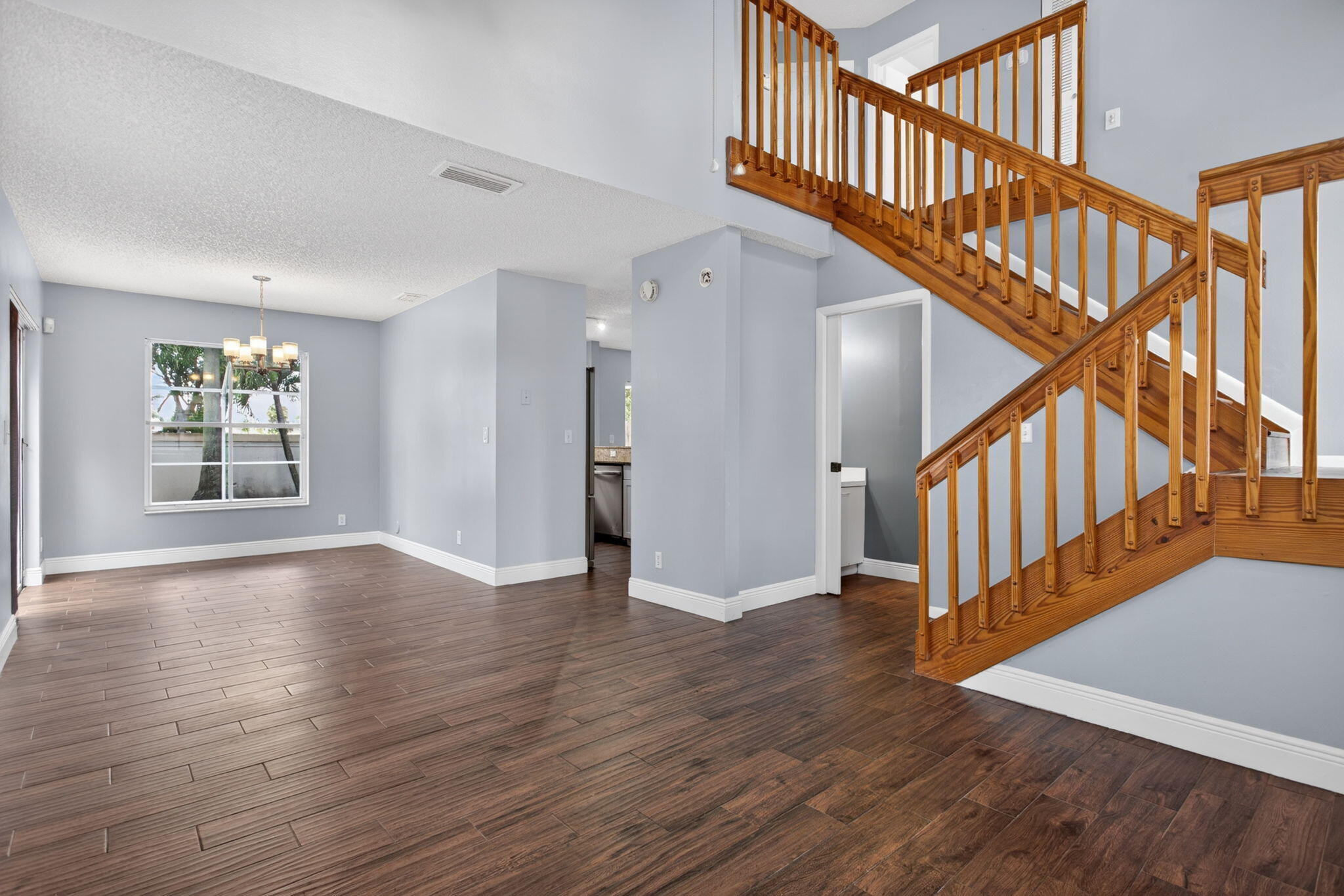 3083 W Buena Vista Drive