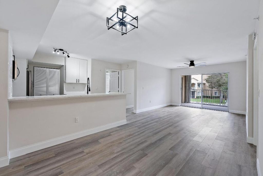 Photo of 236 Village Boulevard #1205, Tequesta, FL 33469 (MLS # R10942406)