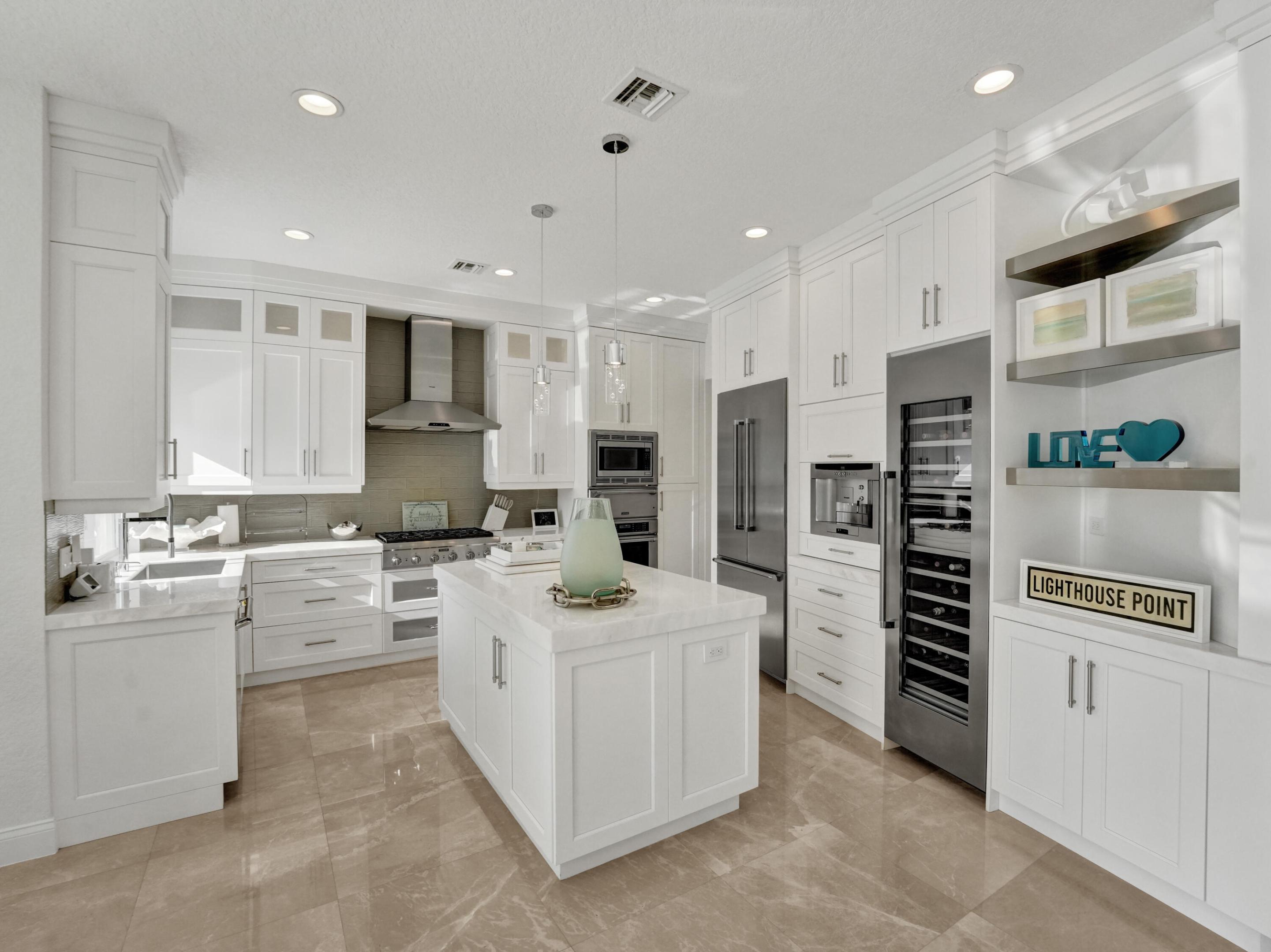 VENETIAN ISLES 1ST SEC - Residential