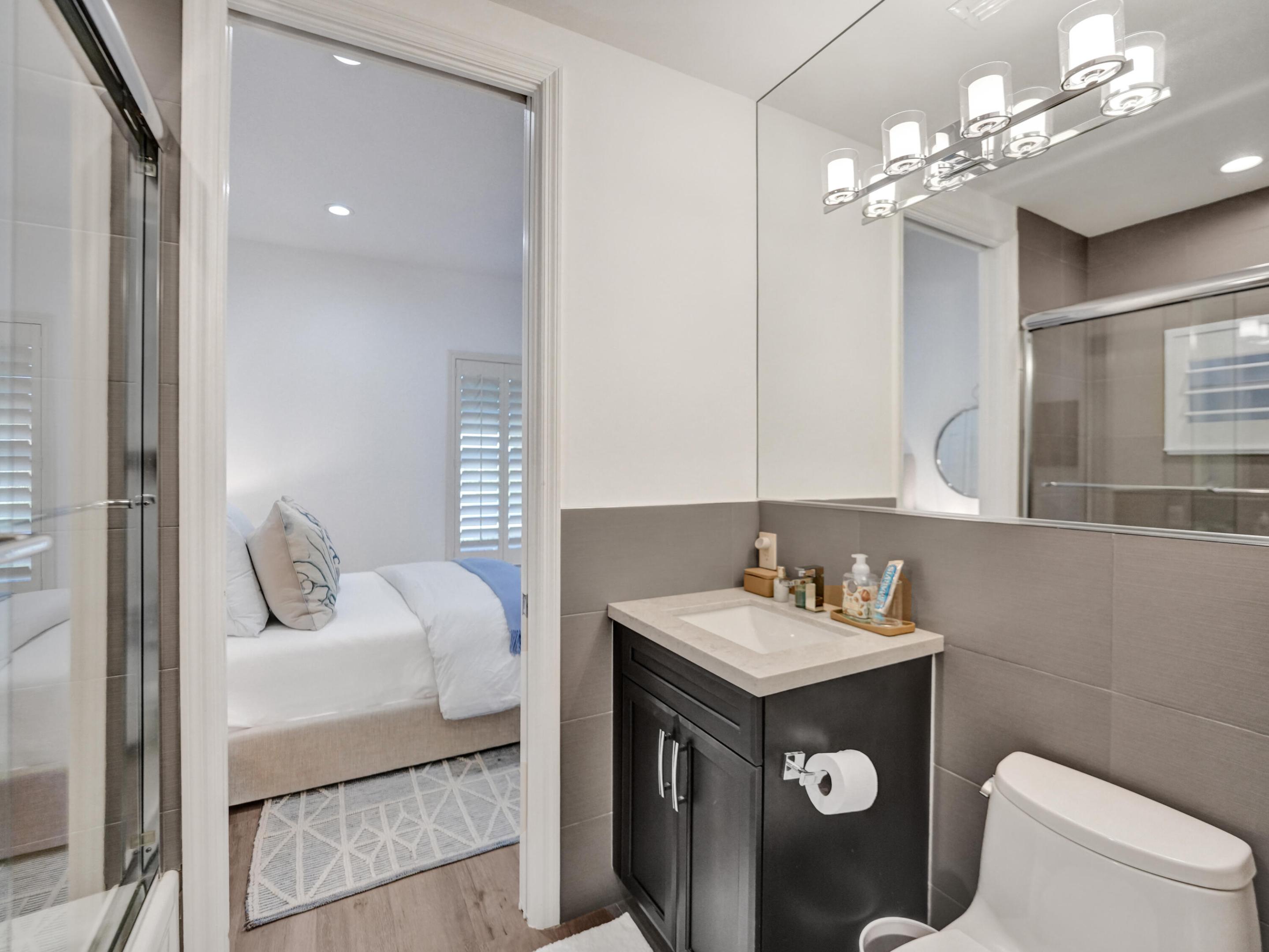 VENETIAN ISLES 1ST SEC - Residential