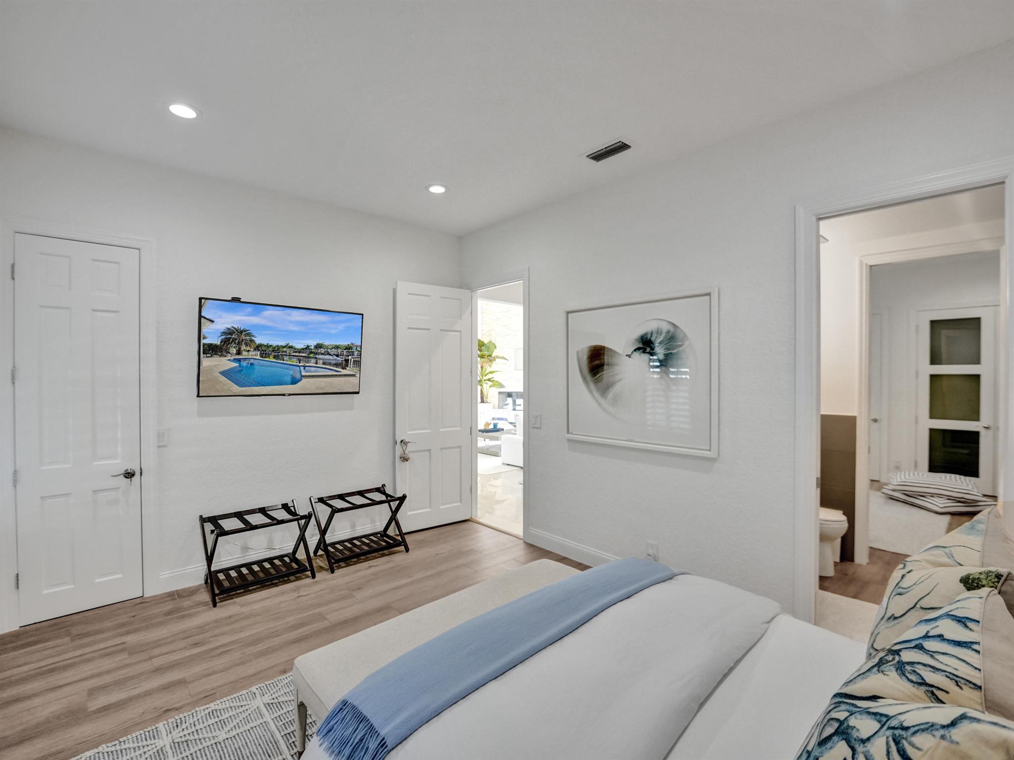 VENETIAN ISLES 1ST SEC - Residential