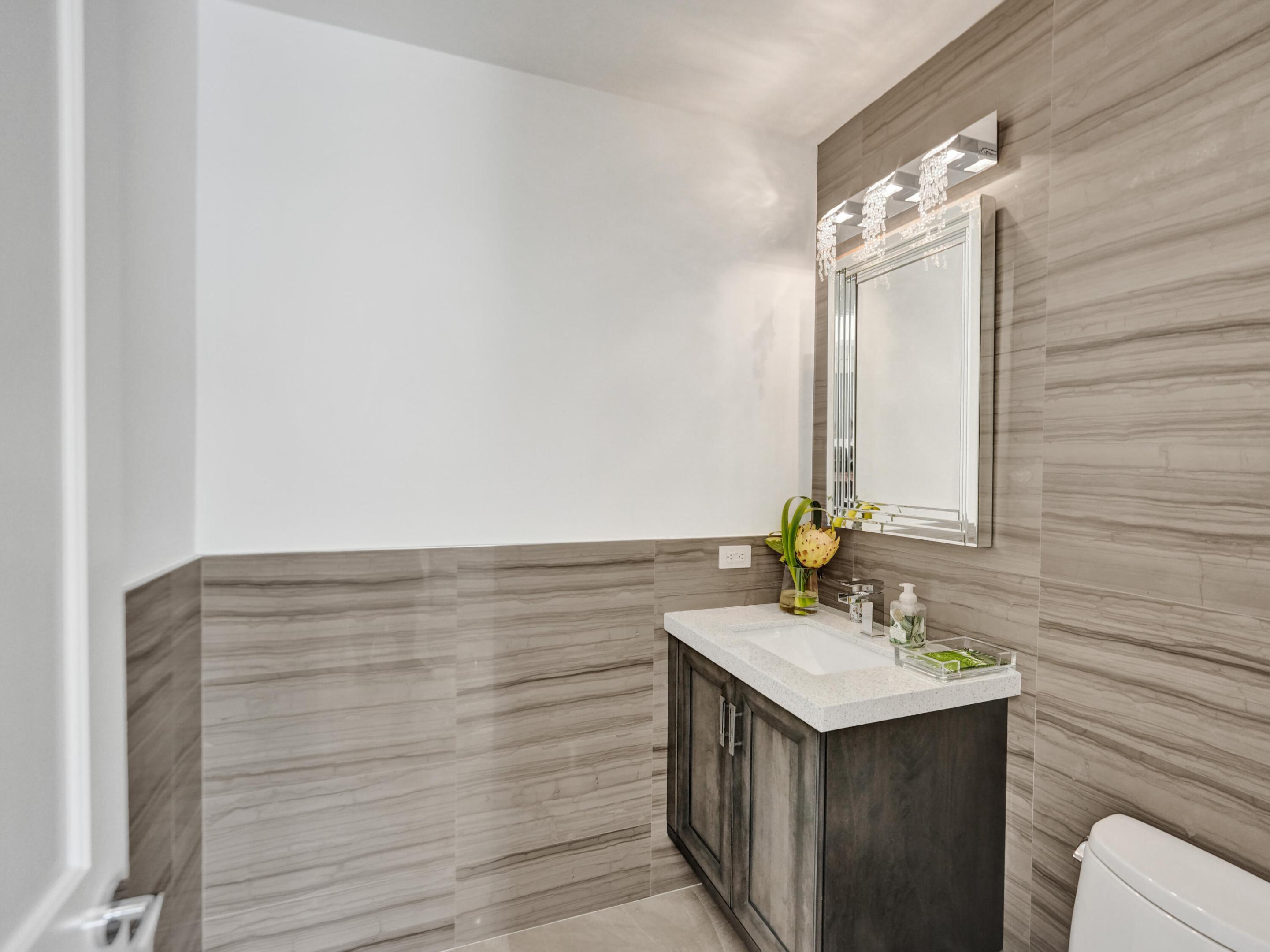 VENETIAN ISLES 1ST SEC - Residential