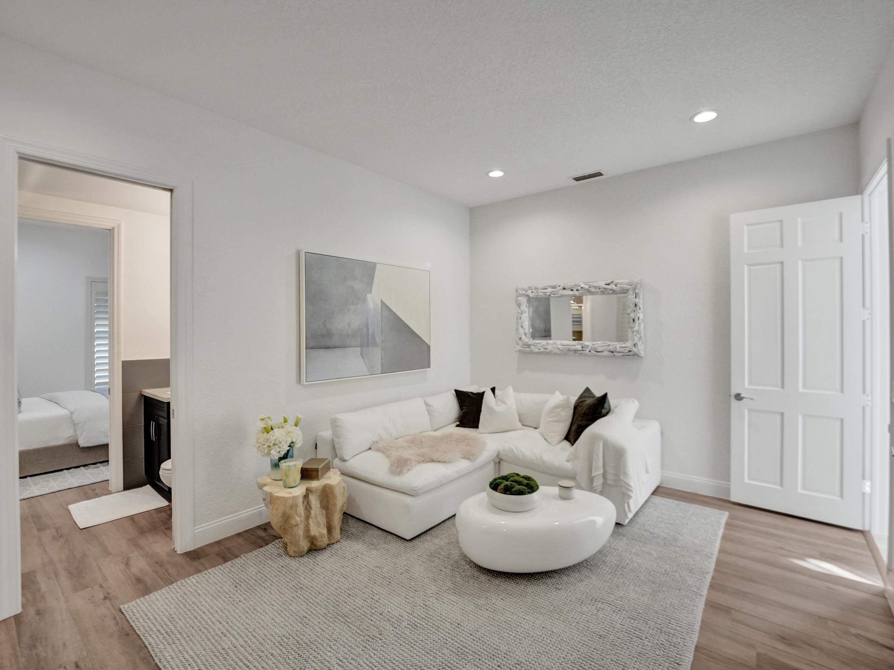 VENETIAN ISLES 1ST SEC - Residential