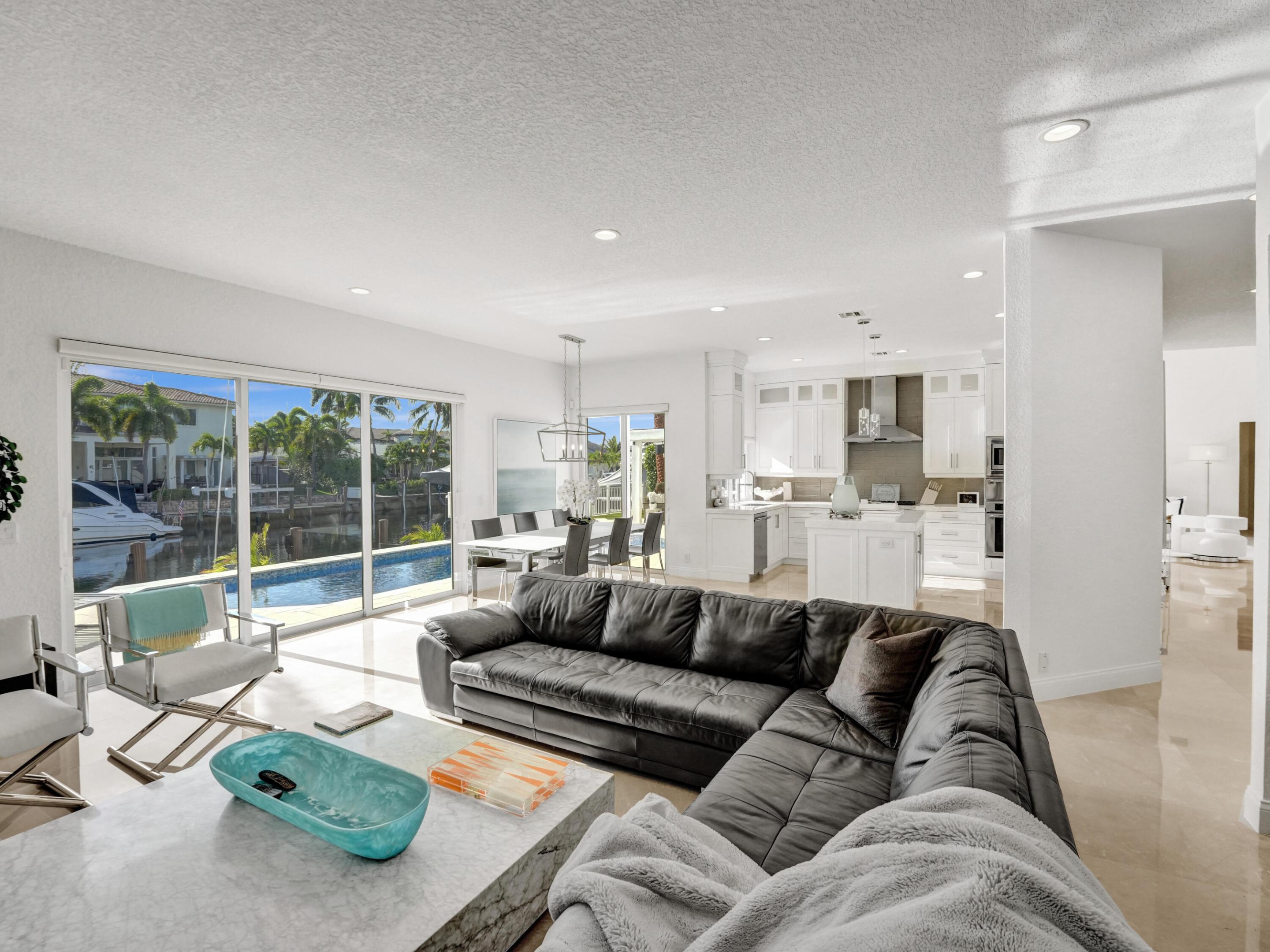 VENETIAN ISLES 1ST SEC - Residential