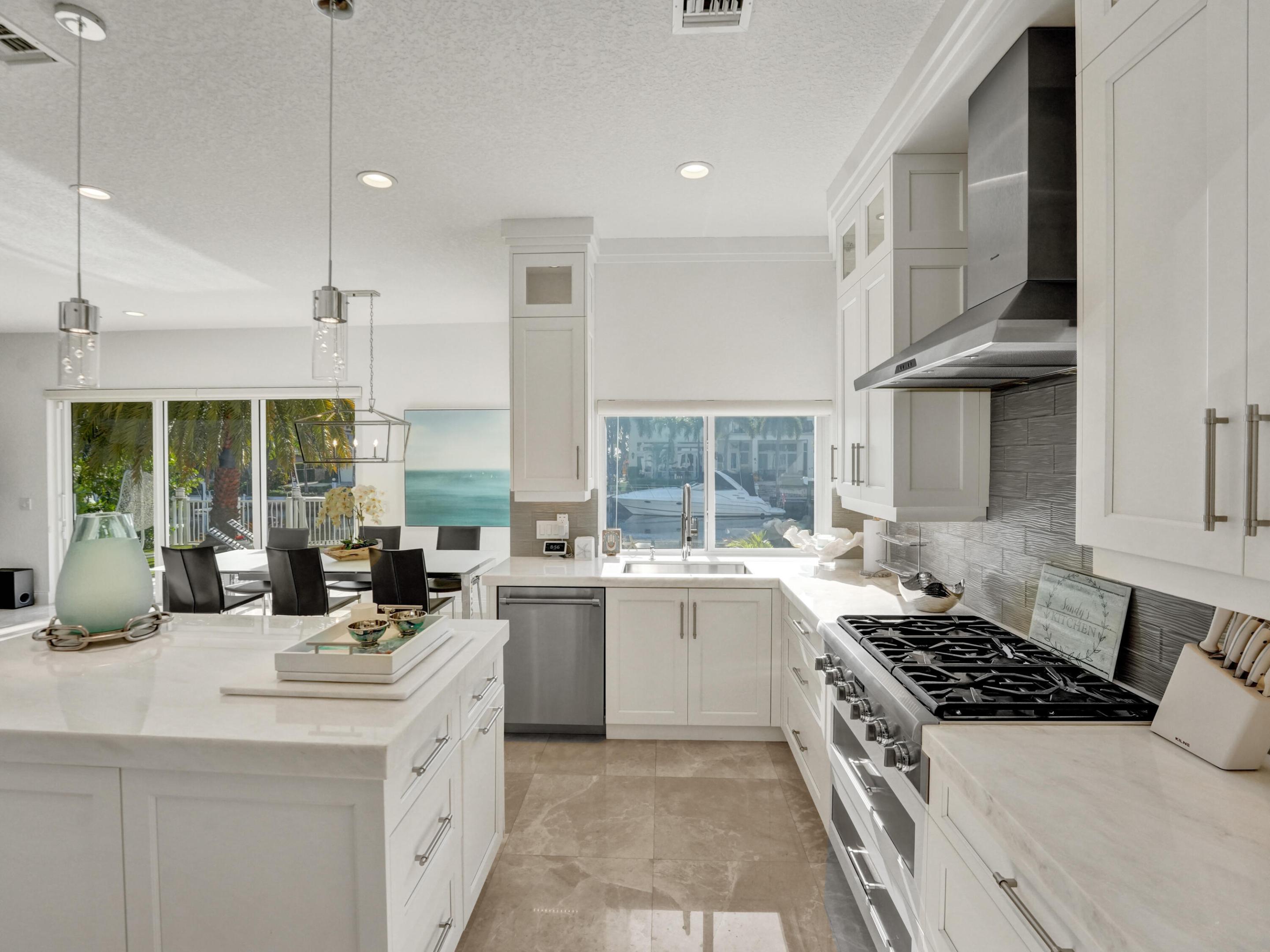 VENETIAN ISLES 1ST SEC - Residential