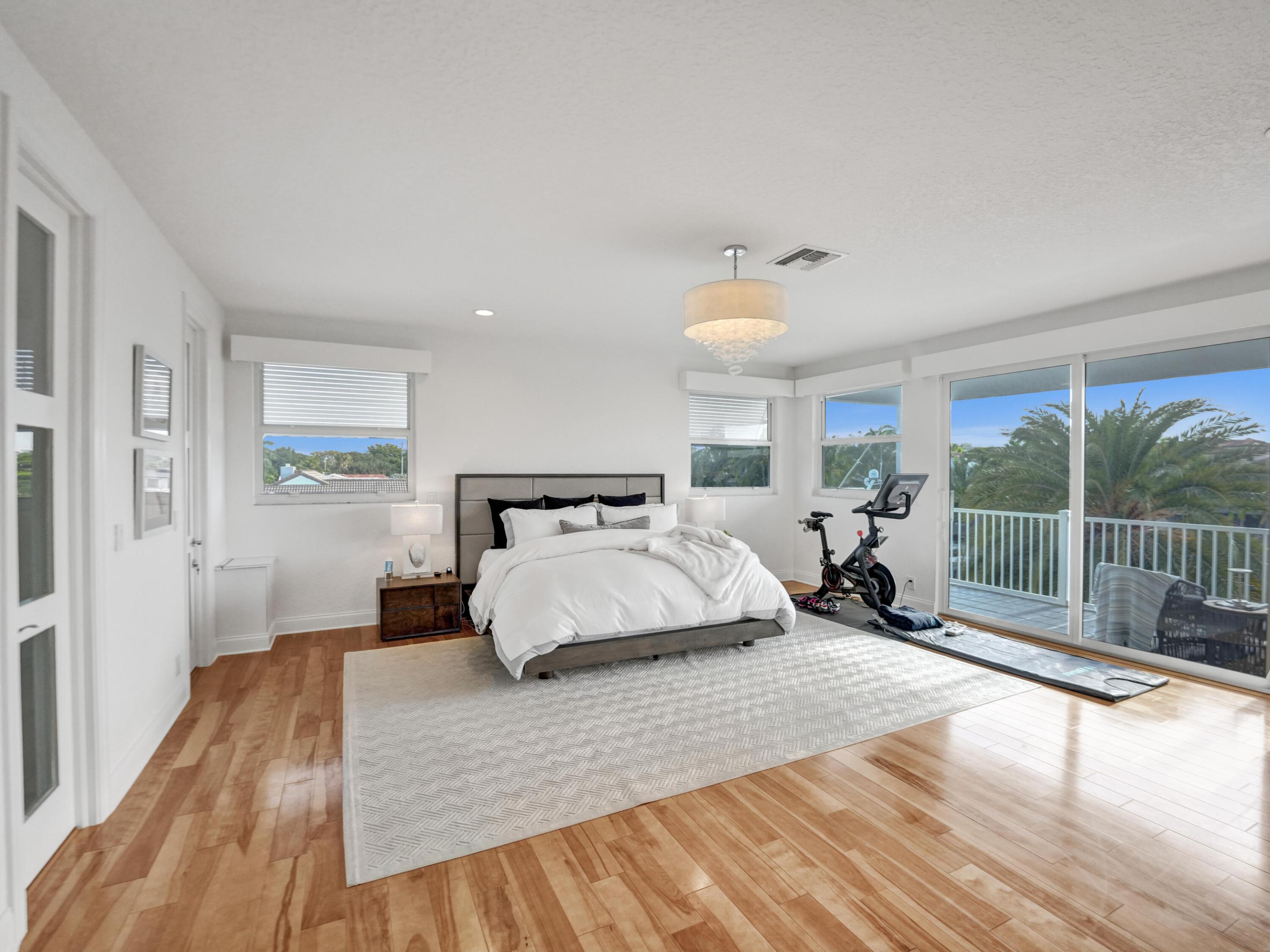 VENETIAN ISLES 1ST SEC - Residential