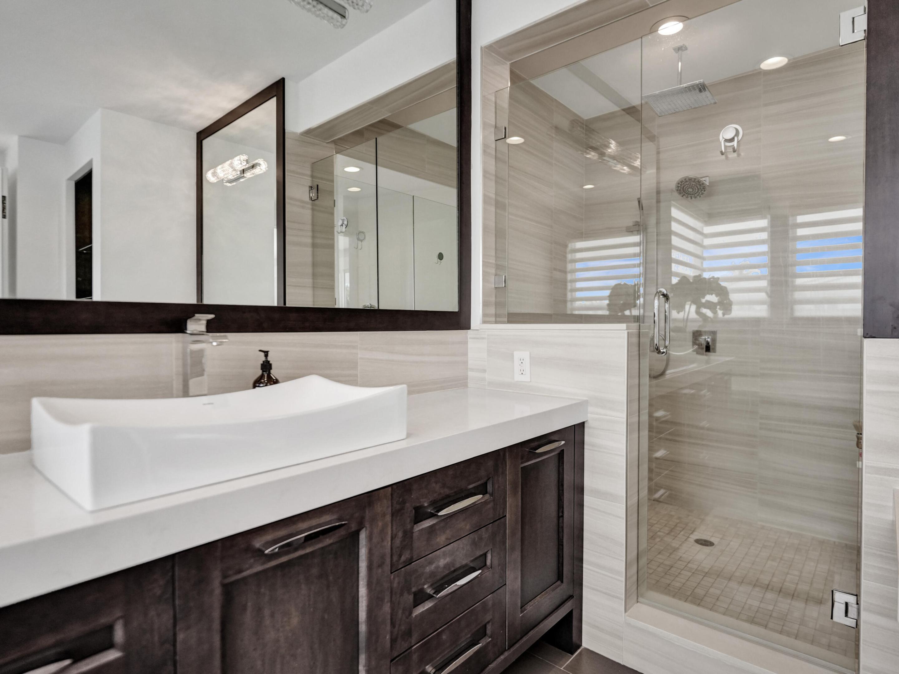 VENETIAN ISLES 1ST SEC - Residential