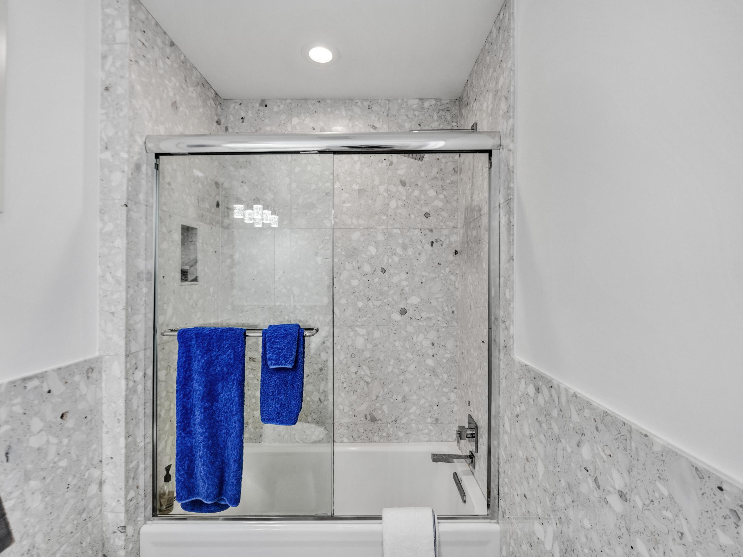 VENETIAN ISLES 1ST SEC - Residential