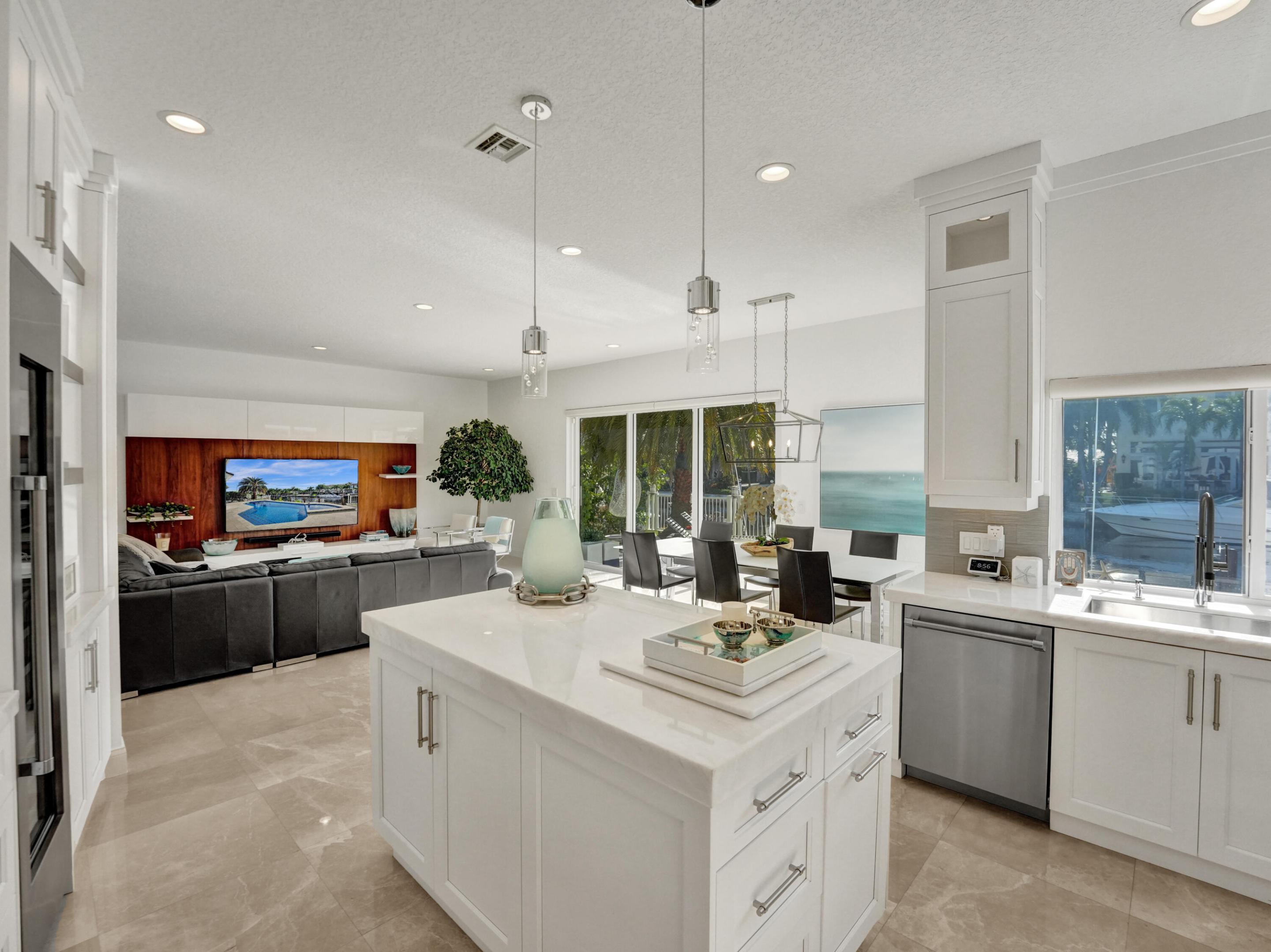 VENETIAN ISLES 1ST SEC - Residential