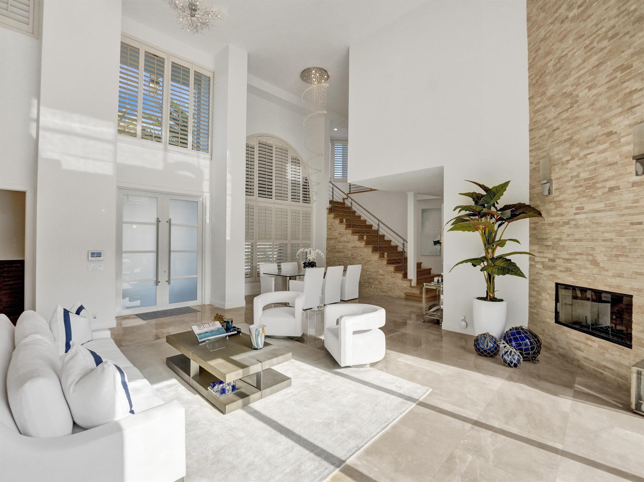 VENETIAN ISLES 1ST SEC - Residential