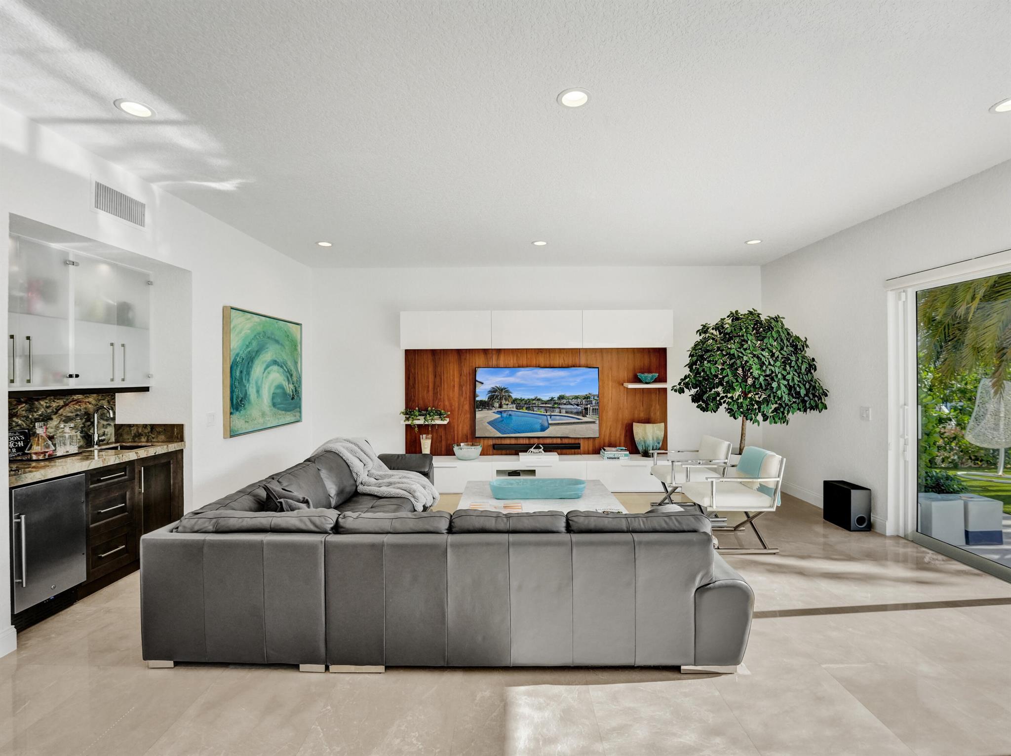 VENETIAN ISLES 1ST SEC - Residential