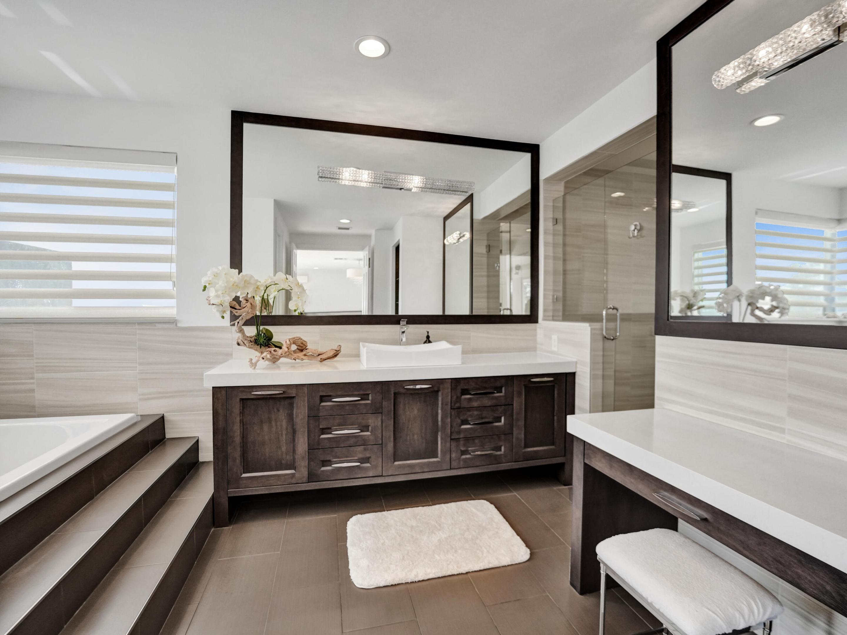 VENETIAN ISLES 1ST SEC - Residential