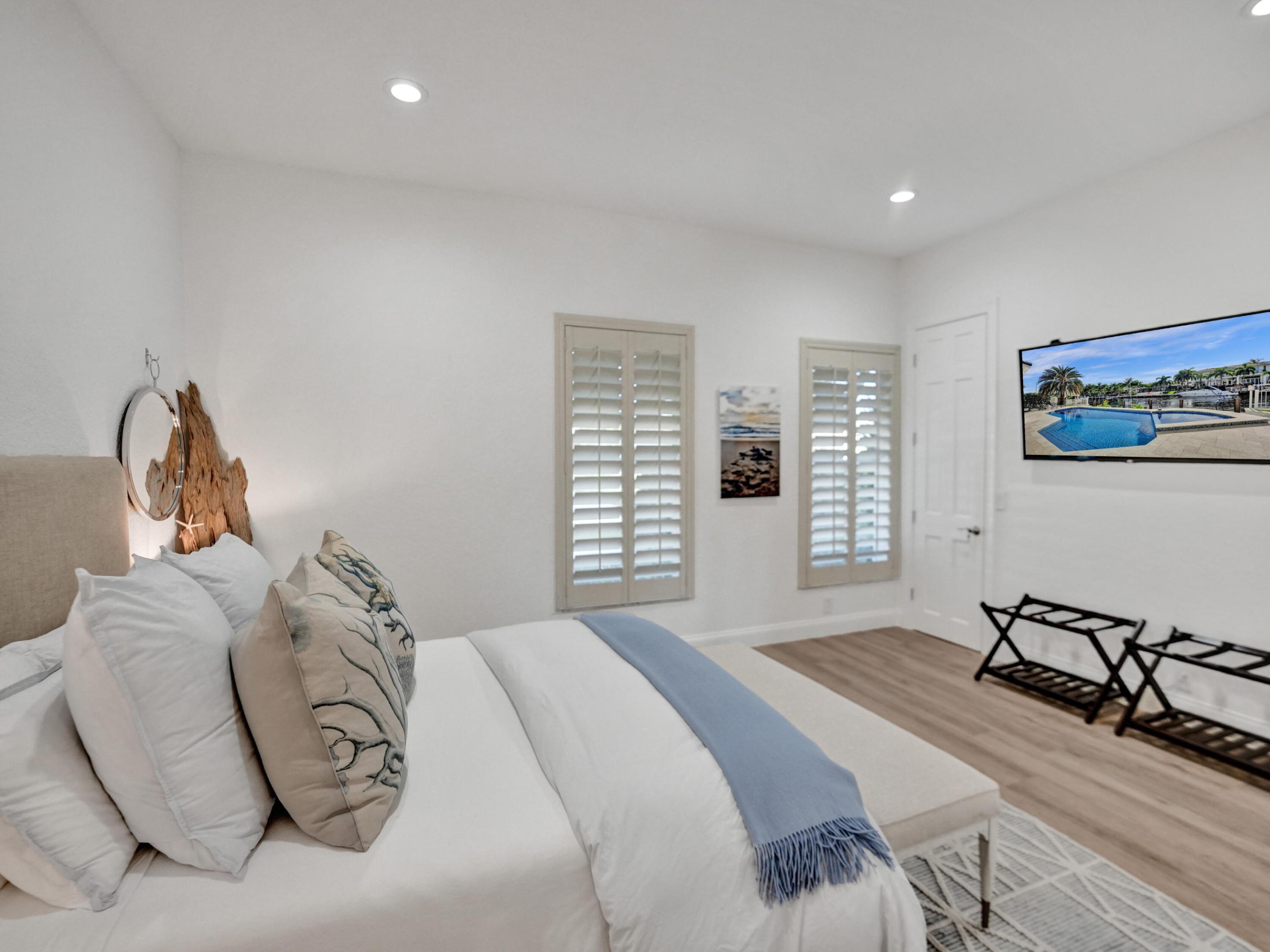 VENETIAN ISLES 1ST SEC - Residential