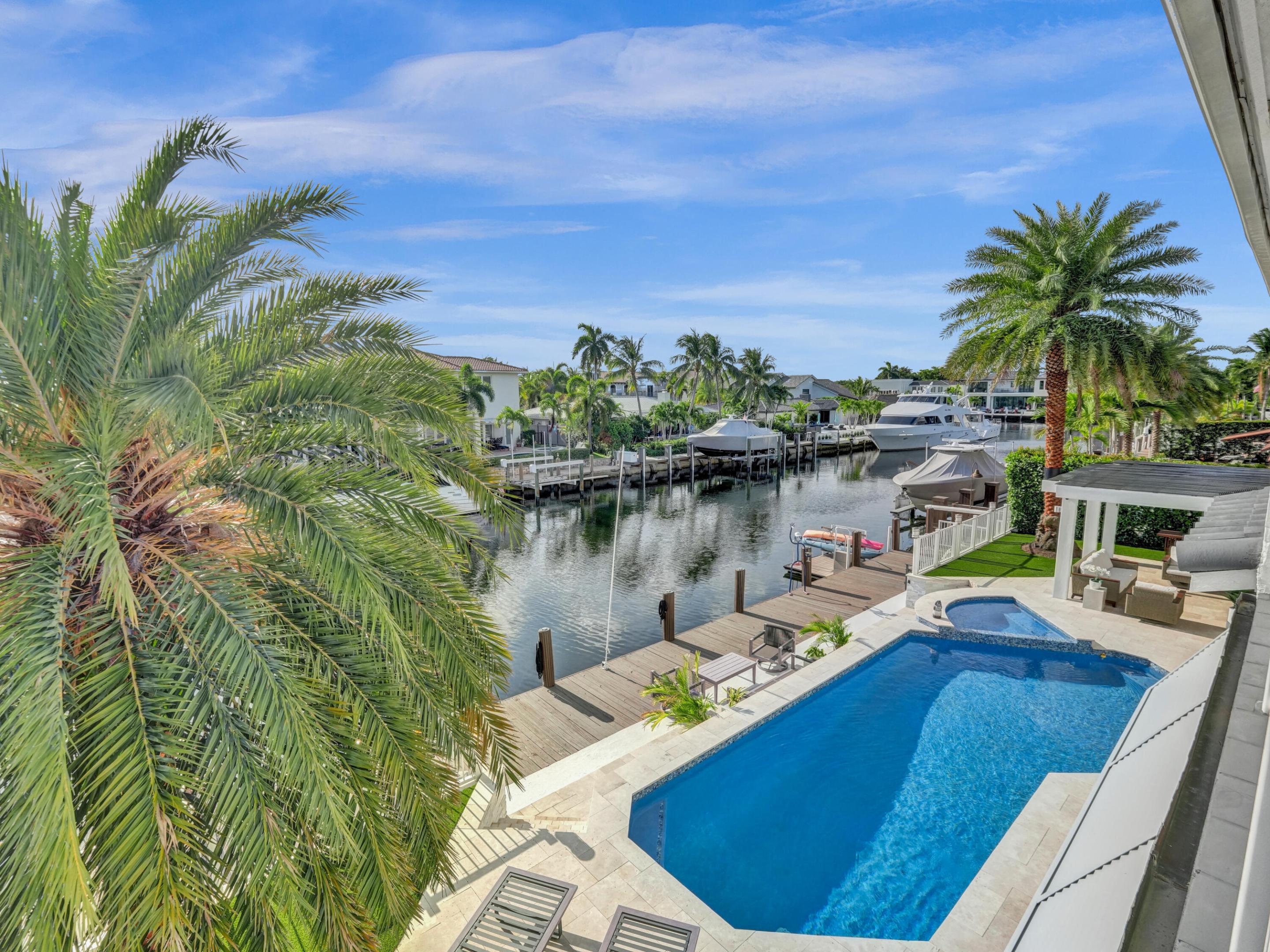 VENETIAN ISLES 1ST SEC - Residential