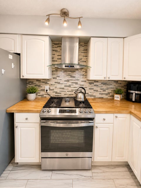 Tiny photo for 10720 NW 26TH Place, Sunrise, FL 33322 (MLS # B26069365)