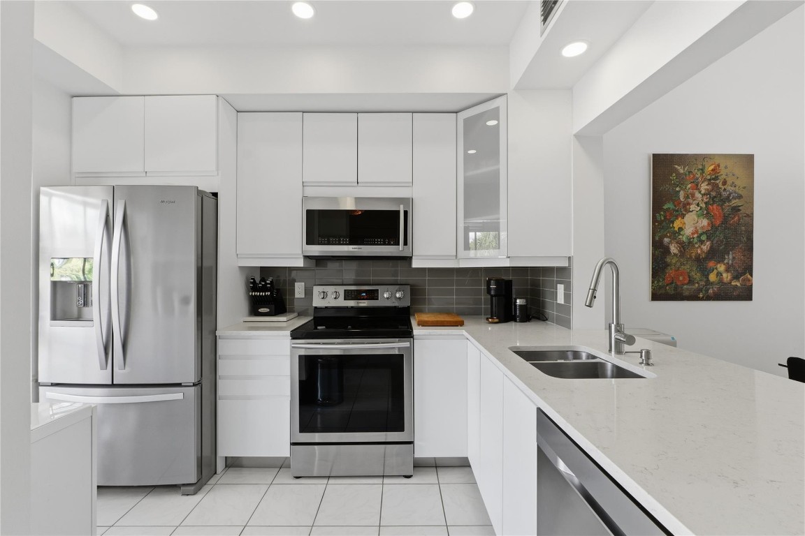 2289 SW 15th Street 132, Deerfield Beach, FL, 33442/$275,000 3 2289 SW 15th Street 132