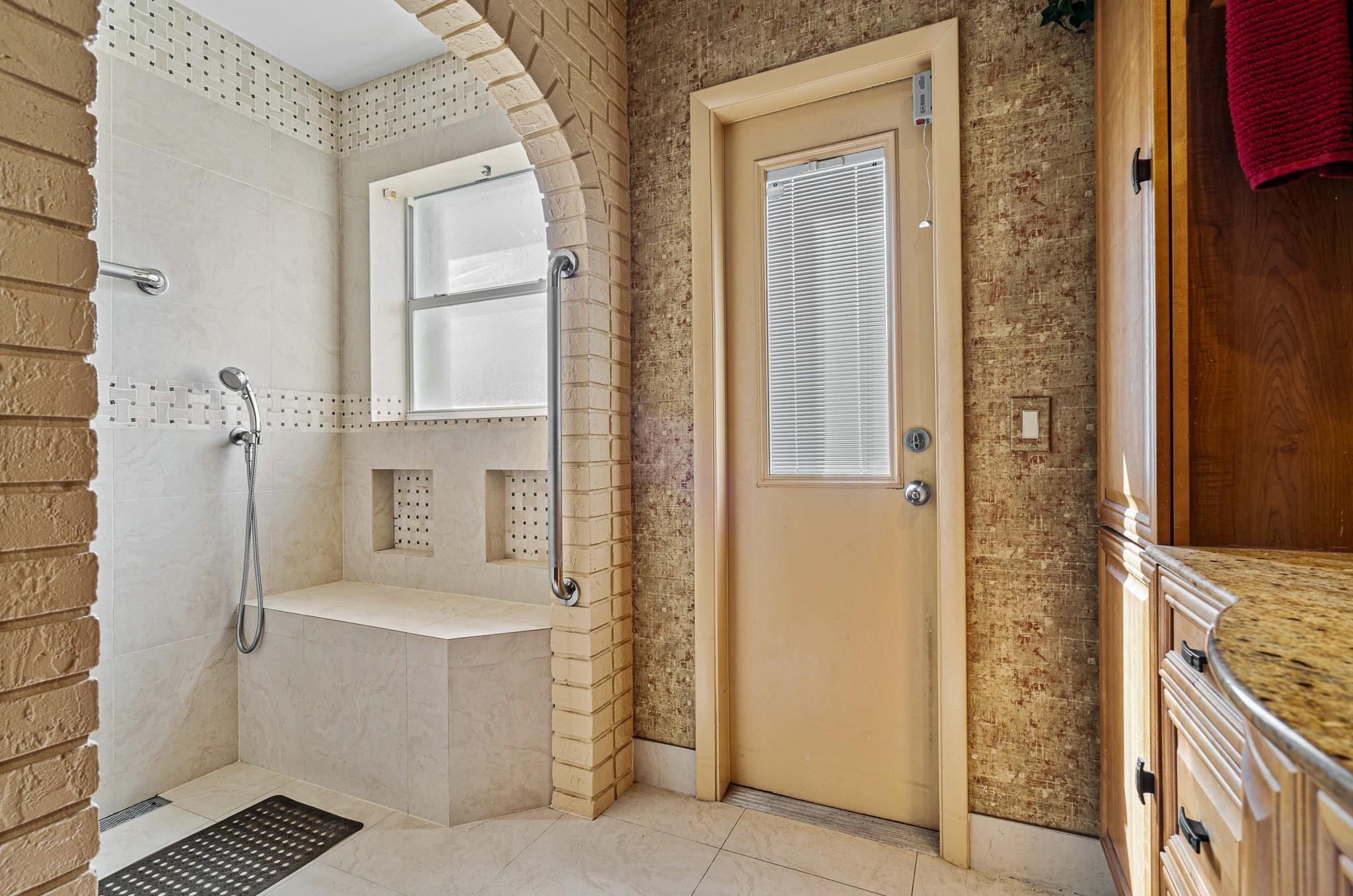 Crystal Heights 80-48 B - Residential