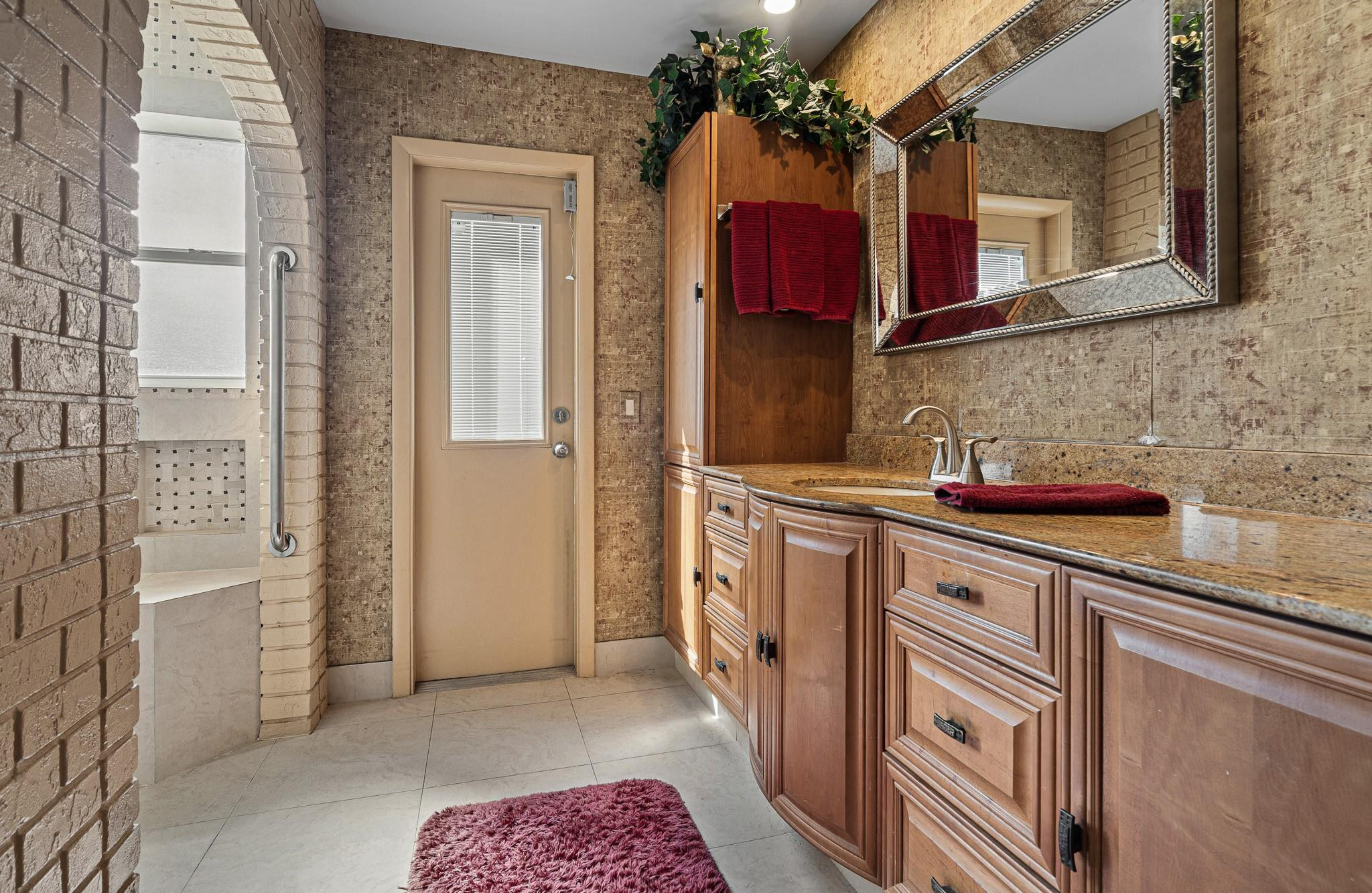 Crystal Heights 80-48 B - Residential