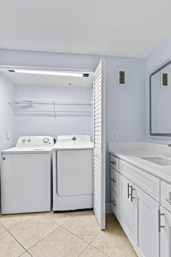 YACHT CLUB ON THE INTRACOASTAL CONDO - Residential