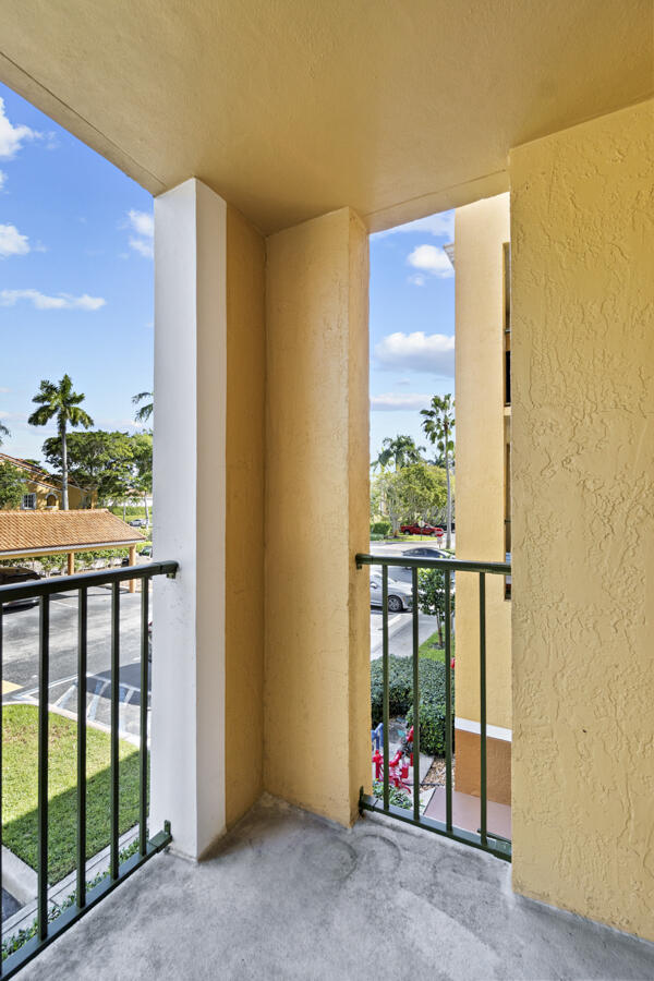 YACHT CLUB ON THE INTRACOASTAL CONDO - Residential