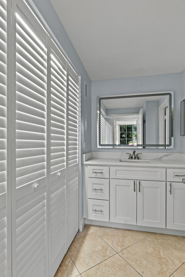 YACHT CLUB ON THE INTRACOASTAL CONDO - Residential