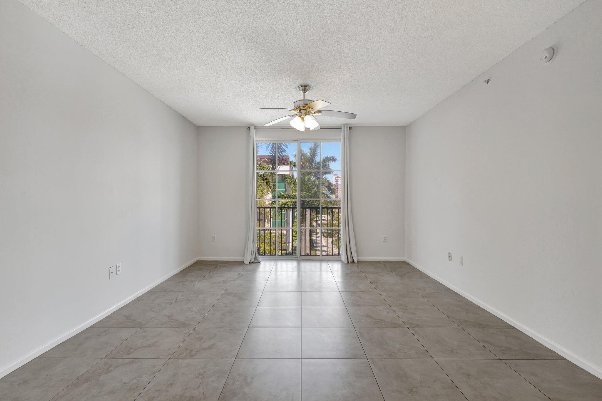 720 S Sapodilla Avenue 303