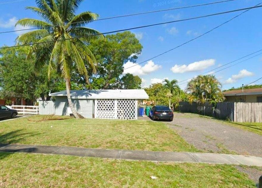 Get up to $10k closing credits with full priced offers that close with our preferred lender & title company (ask for details). This detached single family home is situated on a 7000sqft canal front lot. It's currently a 2/1 with a large indoor space that can be an extra office/den area (total 1066sqft under AC, or it can be closed to make a 3rd bedroom. A 2nd bathroom can be added to make a 3/2. The home will have a new central AC and impact windows installed prior to closing. It a great starter home or investment property in a good area and NO HOA for under $350k. I also have 2 additional detached, single family homes, on adjacent over-sized canalfront lots on the next street (2/2 with pool and 3/2) that will be coming available soon!