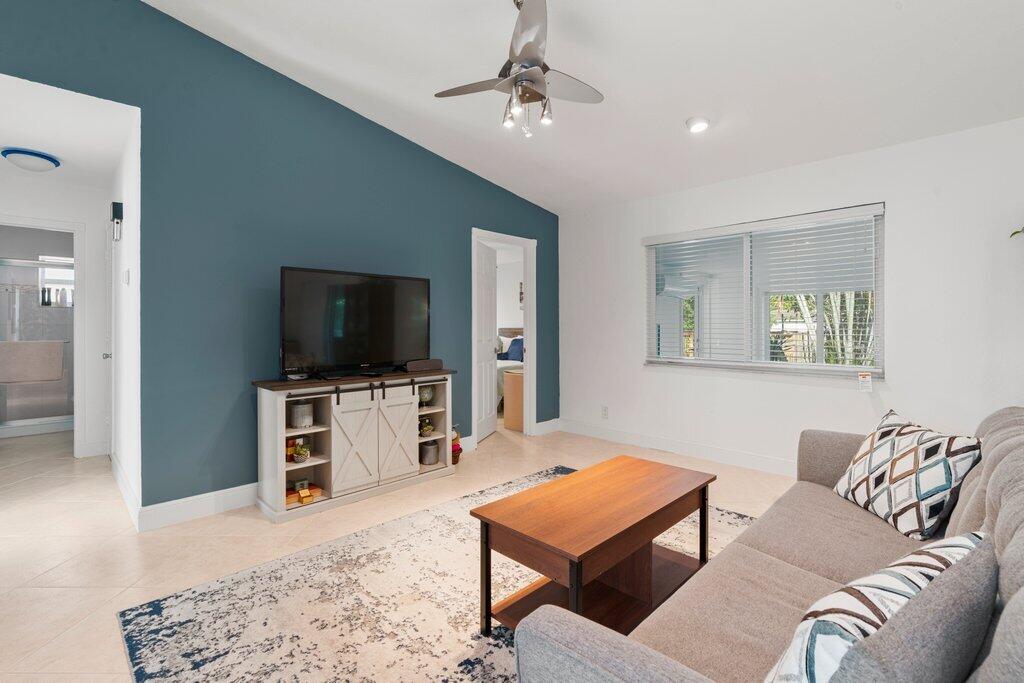 VILLAGES OF HILLSBORO SEC - Residential