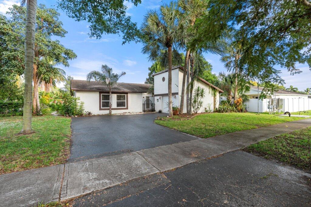 VILLAGES OF HILLSBORO SEC - Residential