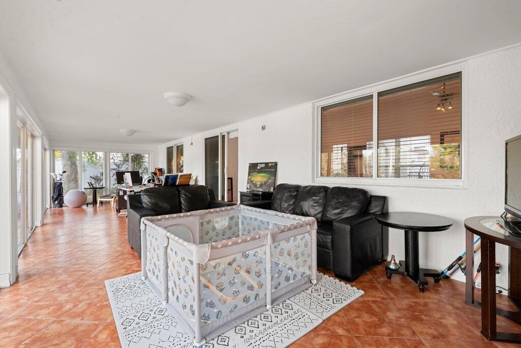 VILLAGES OF HILLSBORO SEC - Residential