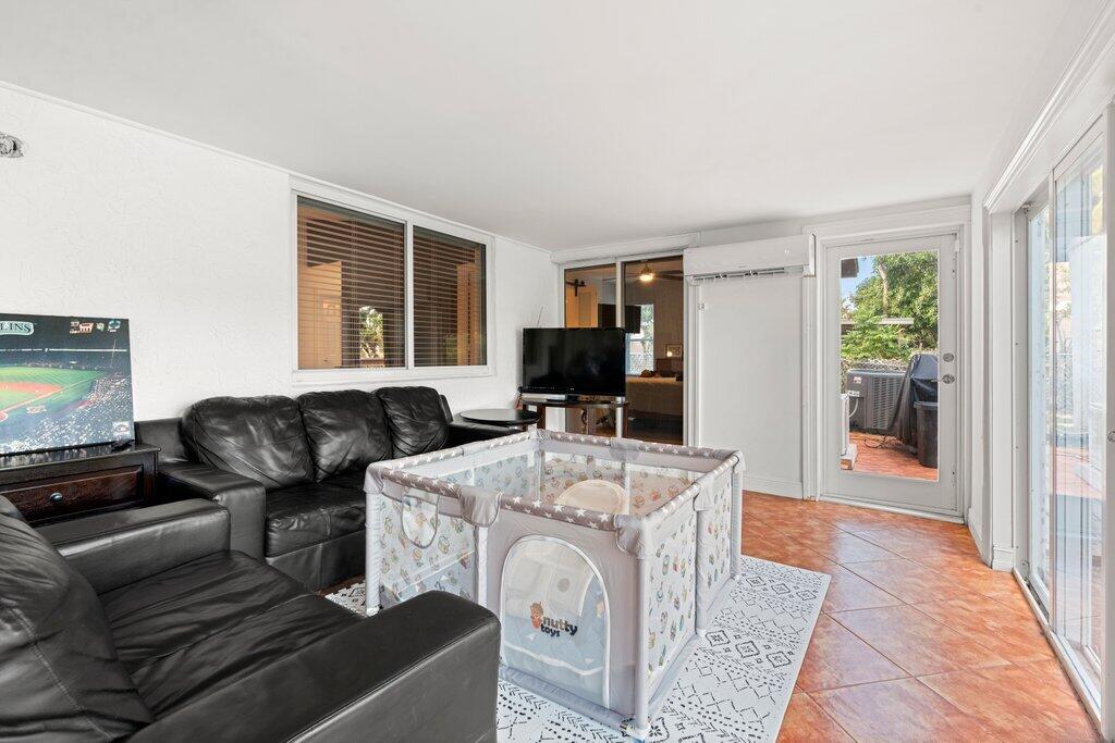 VILLAGES OF HILLSBORO SEC - Residential