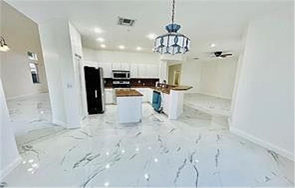 11041 Harbour Springs Cir