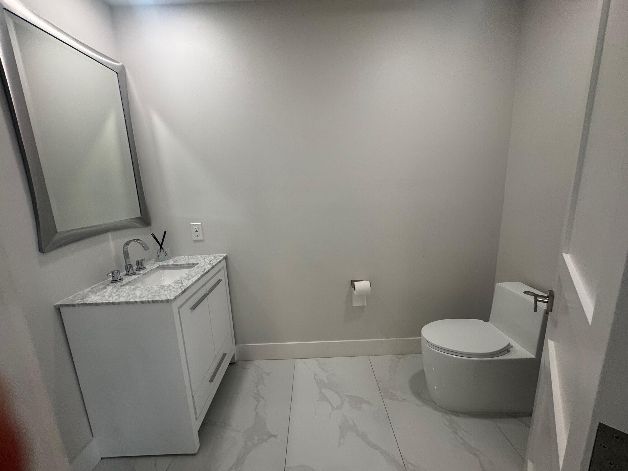 SOMERSET AT WOODFIELD COU - Residential